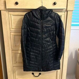 Women’s Columbia Omni-Heat black long coat with hood Size Medium